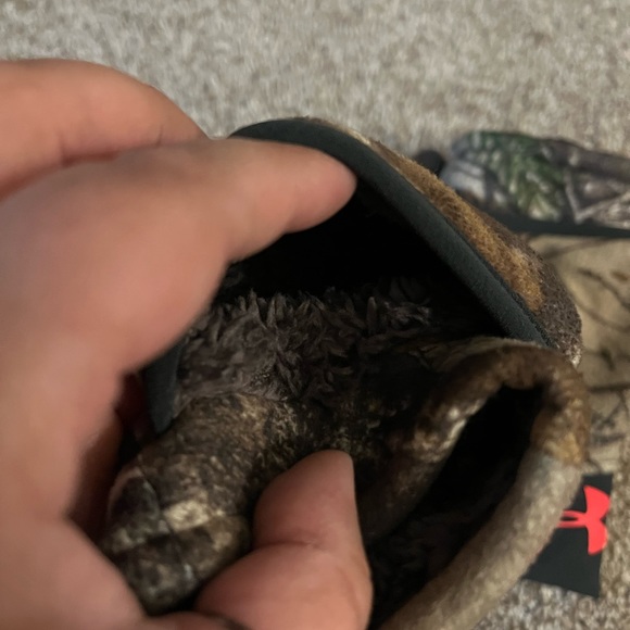 Under Armour Mittens - Picture 2 of 6